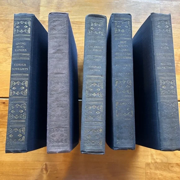 Set of 5 Collectable Books📌 - Picture 10 of 10